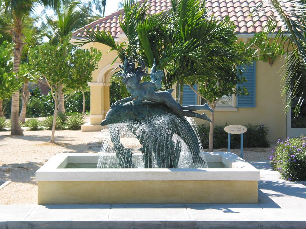 The Regent Grand Hotel Grace Bay Exterior photo