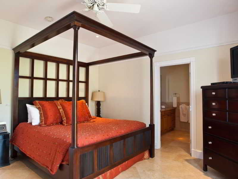 The Regent Grand Hotel Grace Bay Exterior photo