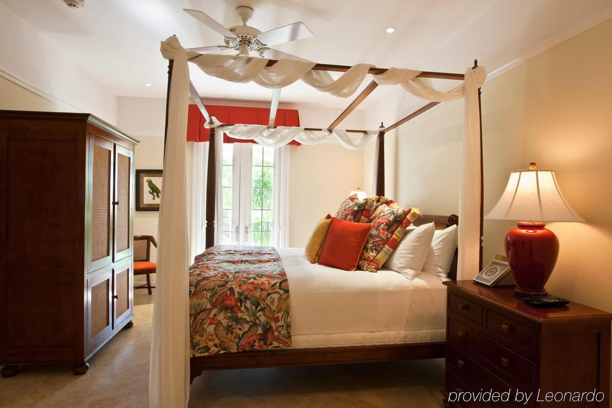 The Regent Grand Hotel Grace Bay Exterior photo